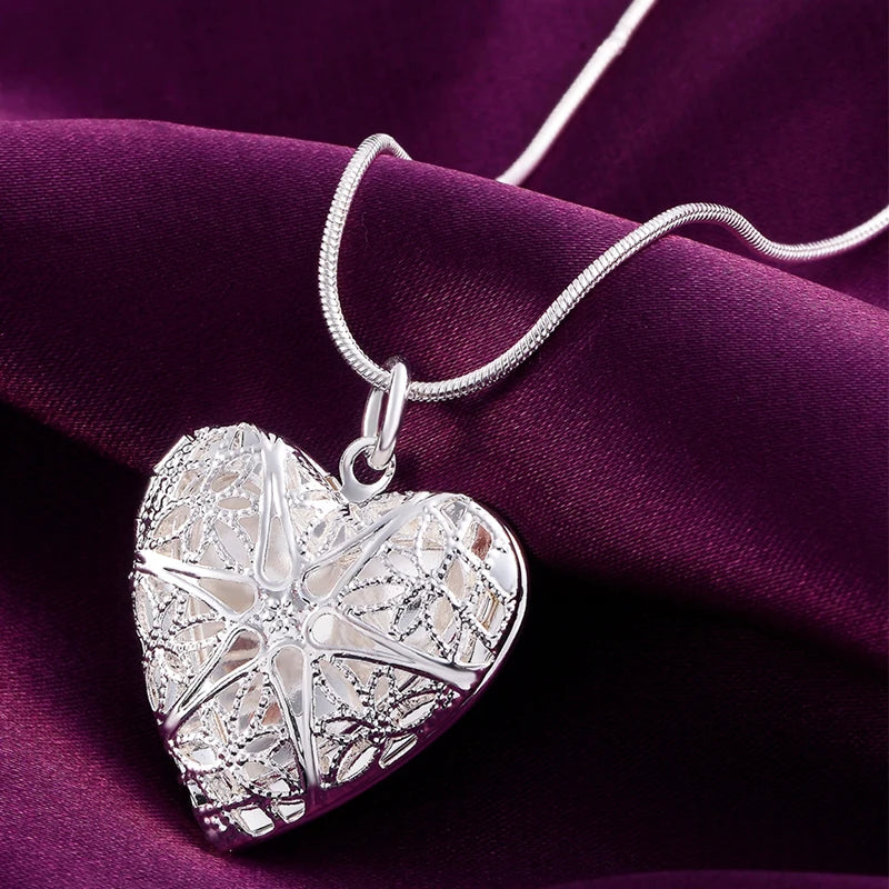 DOTEFFIL 925 Sterling Silver Photo Frame Pendant Necklace